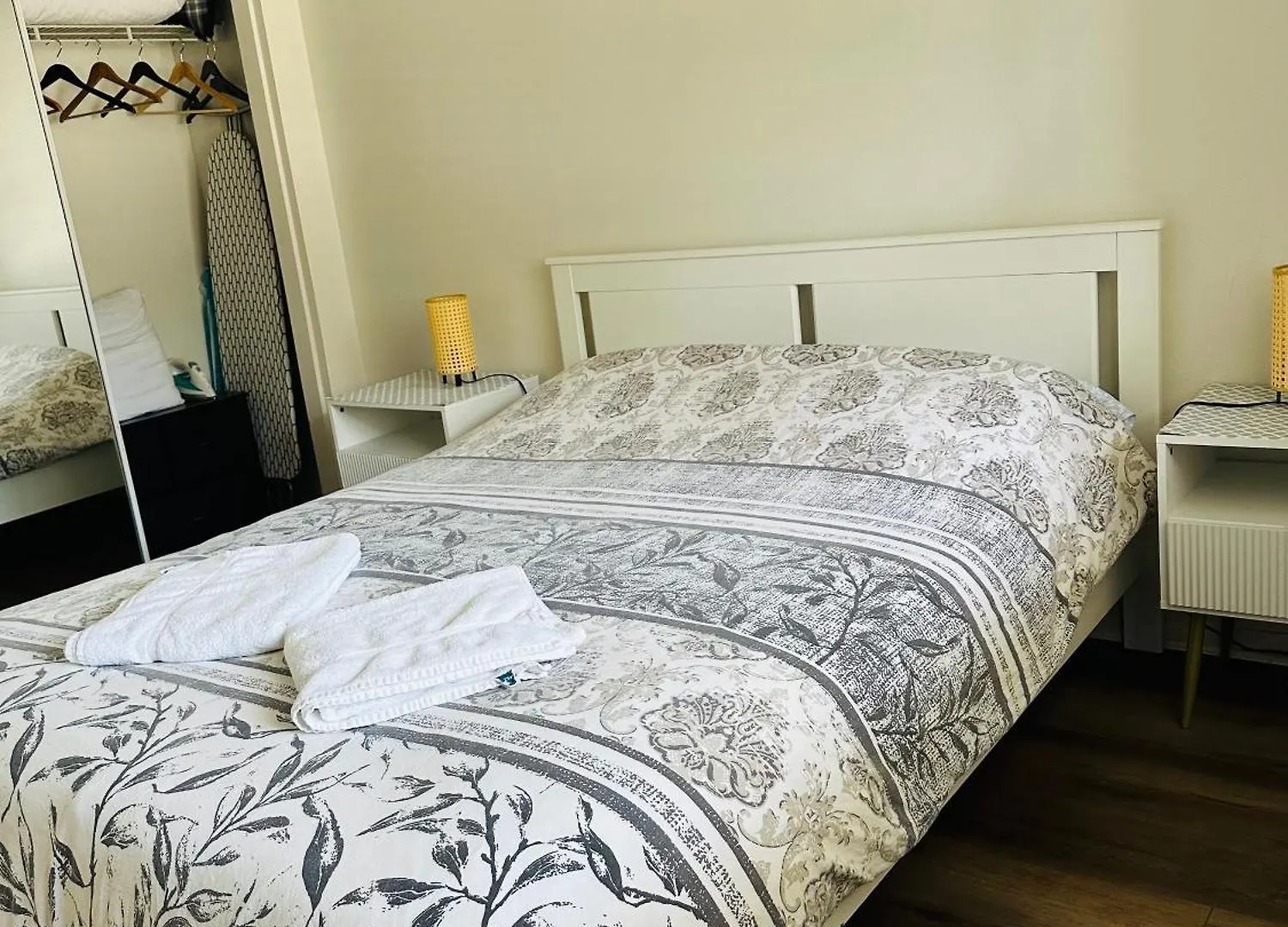 Loft Style,2 Beds ,Flexible Self Check In,Pool Apartment Los Angeles